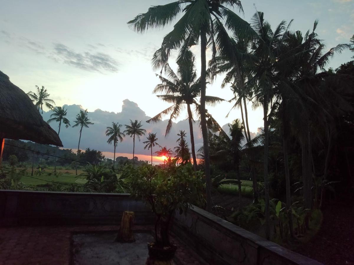 Pondok Diana Yuki Jasri Bagian luar foto