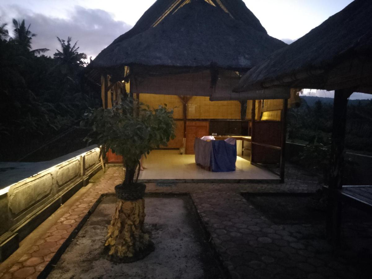 Pondok Diana Yuki Jasri Bagian luar foto